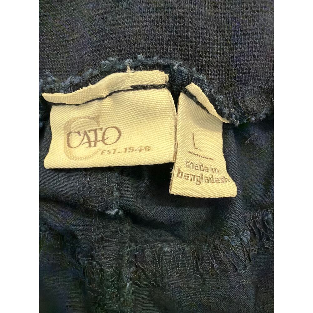 Cato Navy blue twill cargo bermuda length shorts LG - Picture 3 of 8